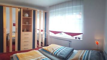2 Schlafzimmer, Reisekinderbett, WLAN