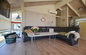 Televisie en een open haard