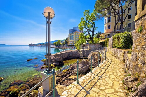 Holiday apartment only 50 m from the coast