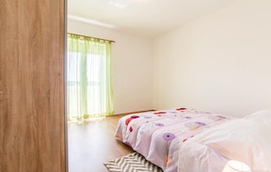 3 bedrooms, free WiFi, bed sheets