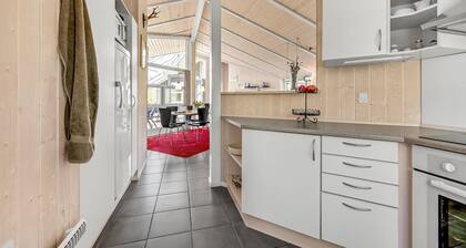 Lovely home in Tranekær with WiFi