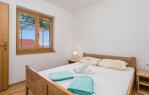 2 bedrooms, free WiFi, bed sheets