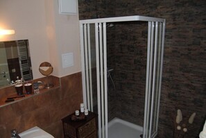 Shower - (258) 3-room apartment - apartment holiday dreams (Kühlungsborn)