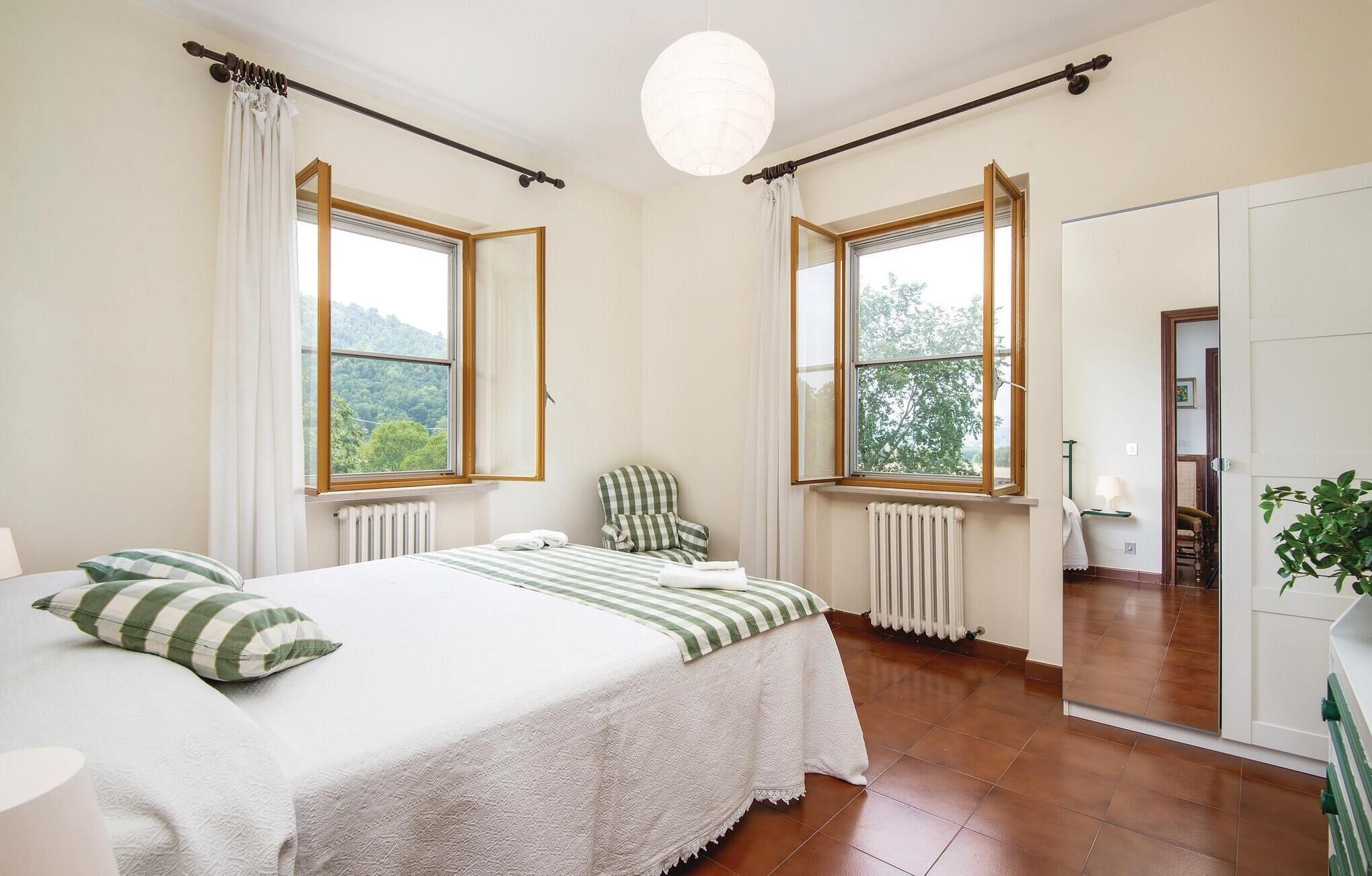 3 bedrooms, travel crib, free WiFi, bed sheets
