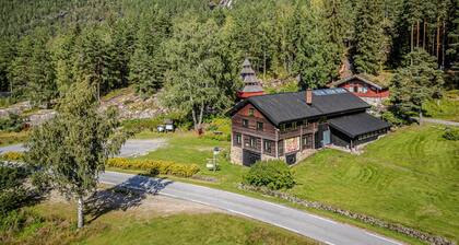 Amazing home in Dølemo with sauna