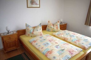 2 habitaciones, cuna de viaje, wifi y ropa de cama 