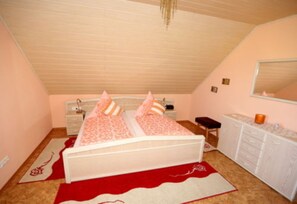 2 bedrooms, in-room safe, iron/ironing board, travel crib