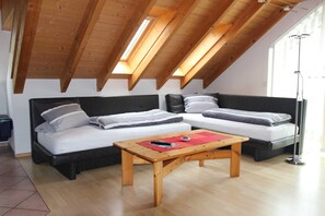 1 chambre, lit parapluie, Wi-Fi, draps fournis