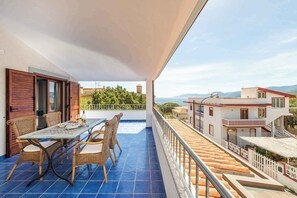 屋外ダイニングエリア