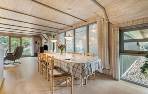 Dining - Nice home in Blåvand with sauna (Blåvand)