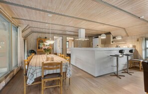 Dining - Stunning home in Blåvand with sauna (Blåvand)