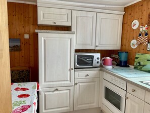 Fridge, microwave - Rügen-apartment 65 - apartment (Garz/Rügen)