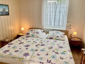 2 bedrooms, WiFi, bed sheets