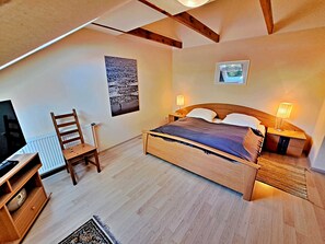 2 Schlafzimmer, Reisekinderbett, WLAN, Bettwäsche