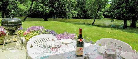 屋外ダイニングエリア