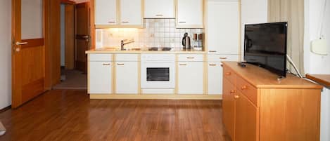 Fridge, oven