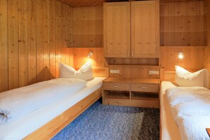 1 bedroom, WiFi, bed sheets