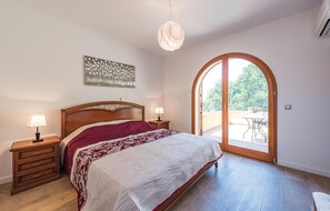 3 bedrooms, free WiFi, bed sheets - Beautiful home in Vabriga (Vabriga)
