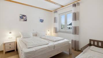 3 Schlafzimmer, Reisekinderbett, BettwÀsche