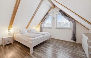 3 Schlafzimmer, Reisekinderbett, Bettwäsche