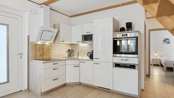 KĂŒhlschrank, Herdplatte, GeschirrspĂŒler