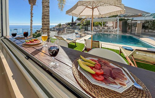 Nice home in Almuñecar