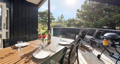 Lovely home in Oksbøl with sauna