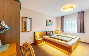 2 Schlafzimmer, Reisekinderbett, kostenloses WLAN
