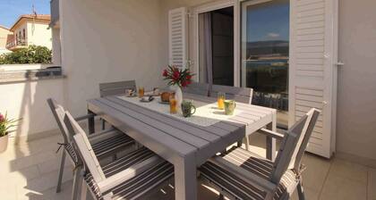 Holiday apartment mit Terrasse und Klimaanlage