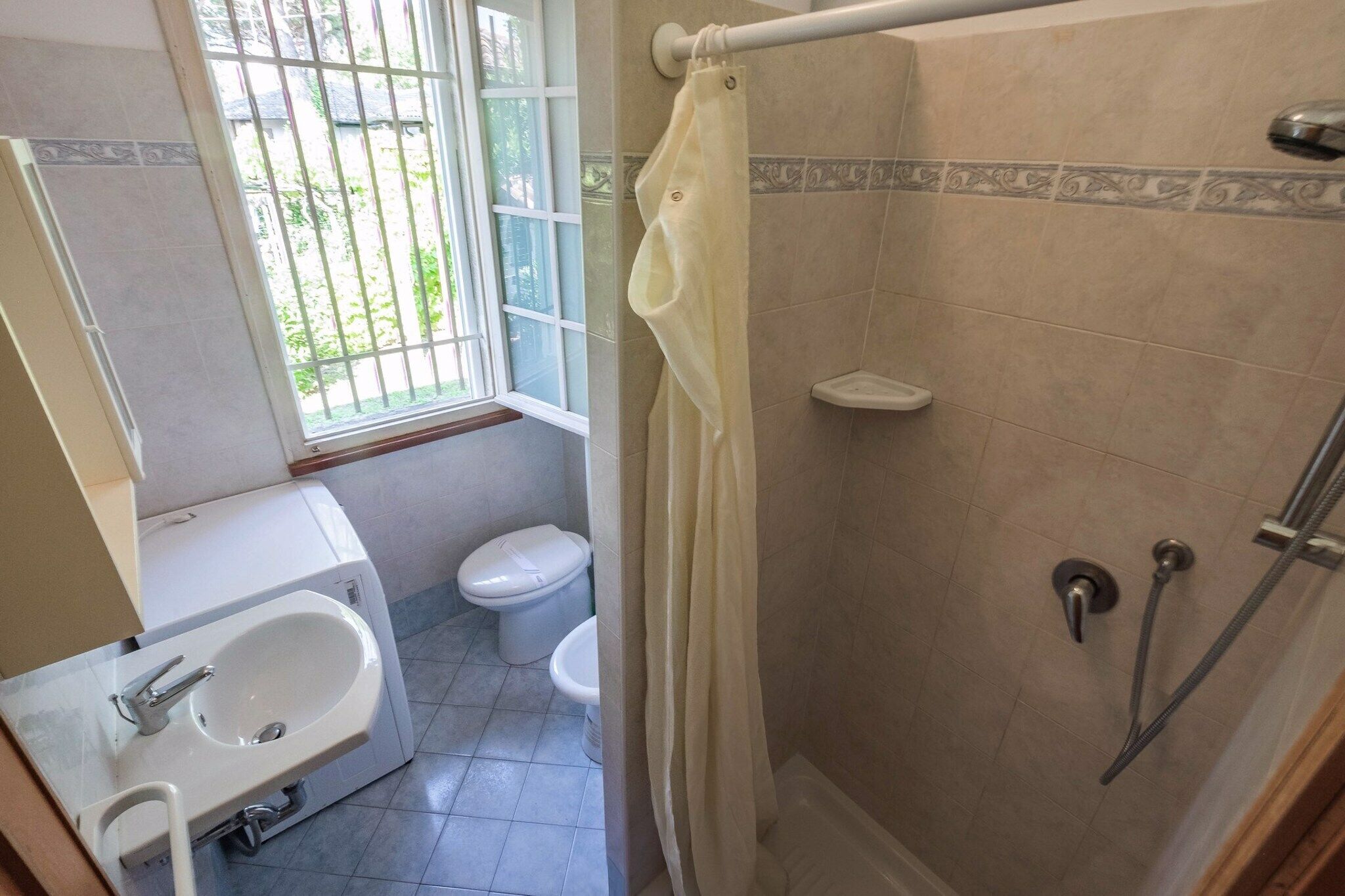 Douche, bidet