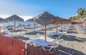 Vlak bij het strand, vissen