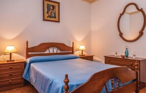 3 bedrooms, bed sheets