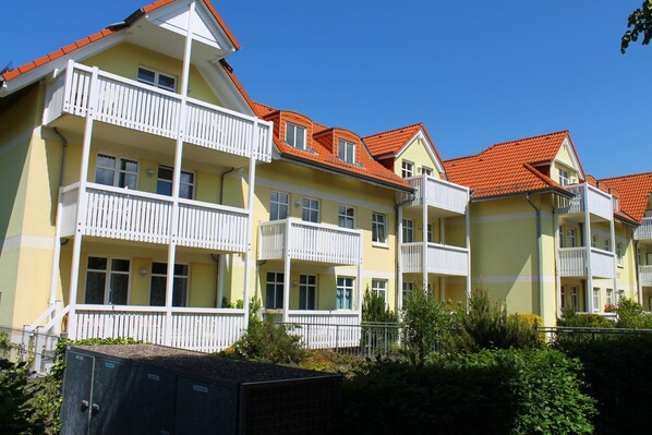 Unclassified image, 1 of 19, button