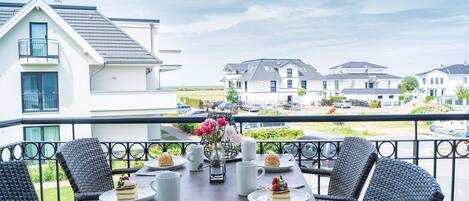 تناول الطعام بالخارج