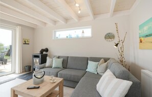 Fernseher, Kamin, DVD-Player