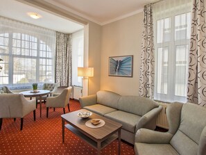 Flat-screen TV - Vacation apartment Bernstein - Strandvilla Imperator | Hotel & Holiday apartments on (Heringsdorf)