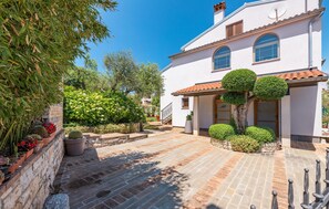 Property grounds - 2 bedroom nice apartment in Rovinj (Rovinj)