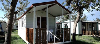 Mobile home with air conditioning