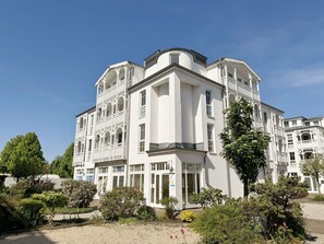 Unclassified image, 4 of 23, button - F: Seepark Sellin - House Moritzdorf Whg 447 with balcony - House Moritzdorf Whg 447 (Sellin)