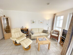 TV - F: Seepark Sellin - House Moritzdorf Whg 447 with balcony - House Moritzdorf Whg 447 (Sellin)