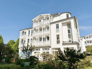 Unclassified image, 5 of 23, button - F: Seepark Sellin - House Moritzdorf Whg 447 with balcony - House Moritzdorf Whg 447 (Sellin)