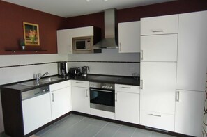 Køleskab, mikrobølgeovn, ovn, opvaskemaskine