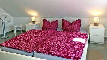 3 Schlafzimmer, Reisekinderbett, WLAN, Bettwäsche