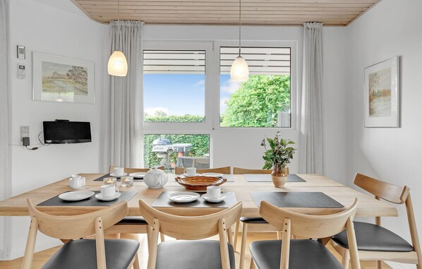 Dining - Gorgeous home in Hejls with sauna (Hejls)