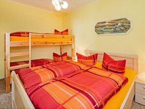 1 Schlafzimmer, Reisekinderbett, WLAN, Bettwäsche