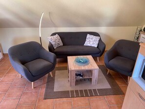 Unclassified image, 2 of 9, button