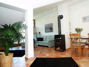 Unclassified image, 2 of 12, button