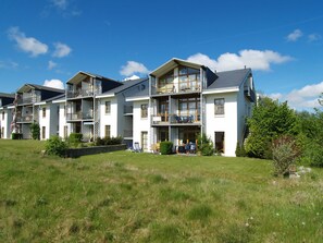 Unclassified image, 4 of 12, button