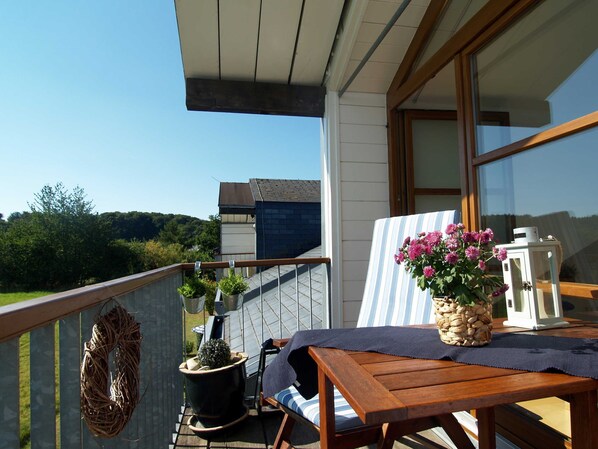 Unclassified image, 1 of 12, button