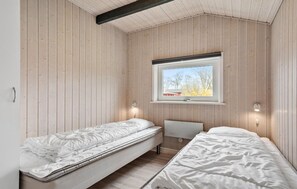 3 bedrooms, WiFi (free) - Cozy home in Hemmet with sauna (Hemmet)